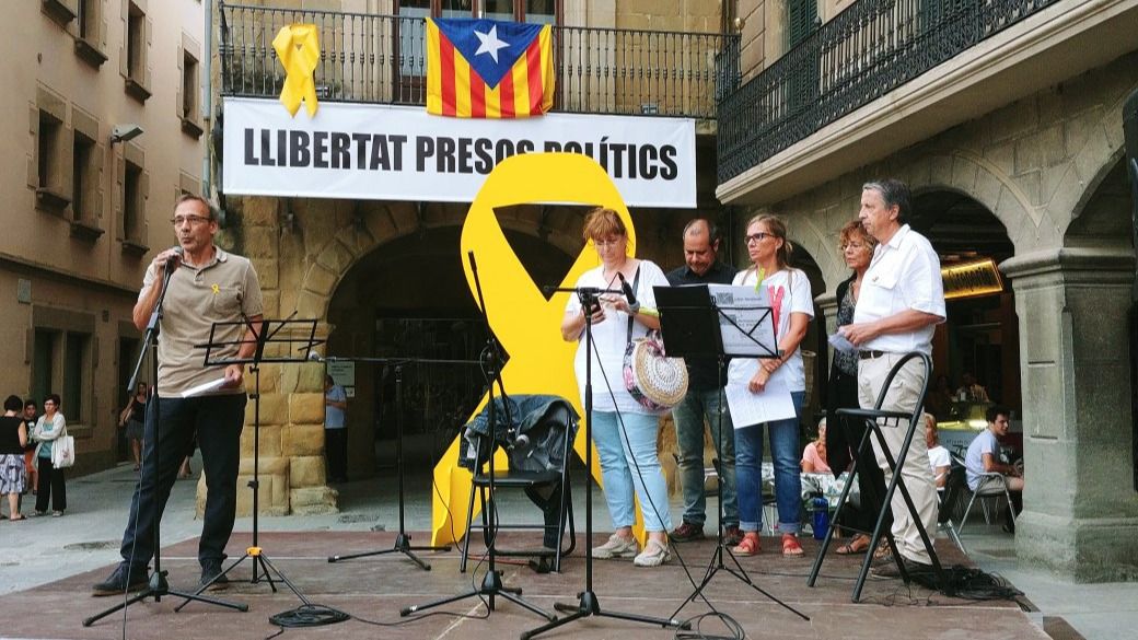 Una militante de Ciudadanos, agredida en Barcelona por quitar lazos amarillos