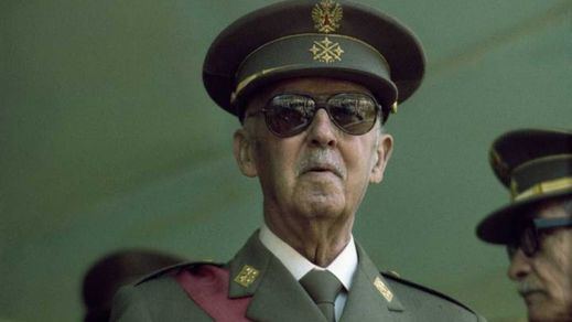 La familia Franco amenaza al Gobierno con querellarse por prevaricación y profanación