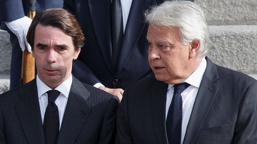 González y Aznar toman posiciones sobre una eventual reforma de la Constitución