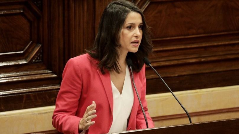 Arrimadas, a Torra: "No confunda la debilidad del Gobierno de Sánchez con la debilidad de la democracia española"