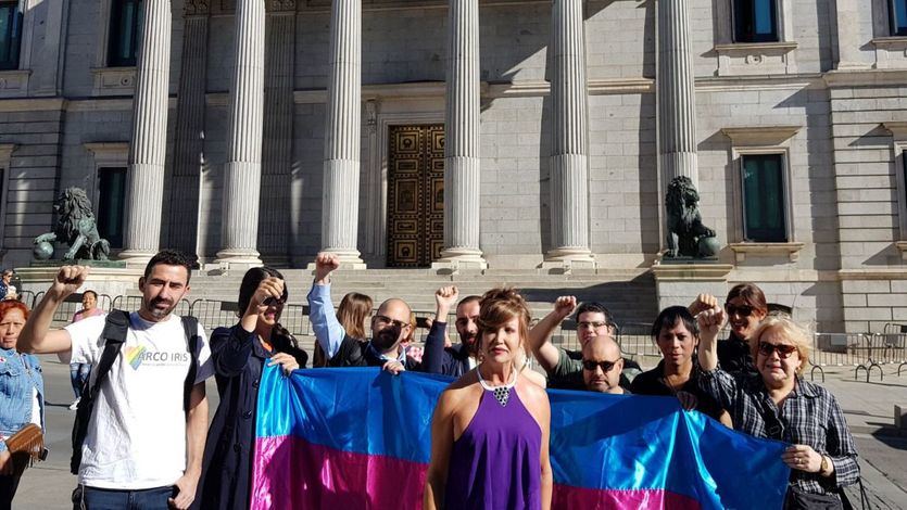 18 activistas, en huelga de hambre hasta que Podemos ponga fecha al debate de la ley de transexualidad en el Congreso