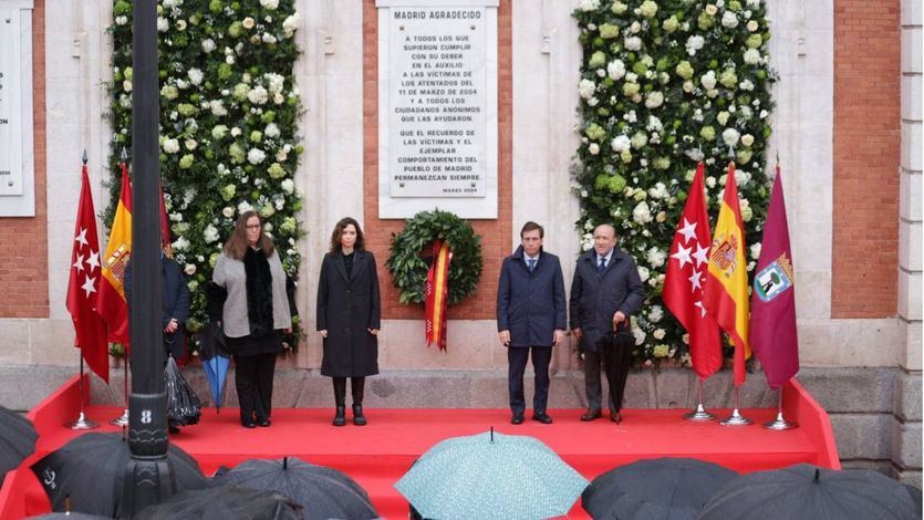 Homenaje a las víctimas del 11M en Sol