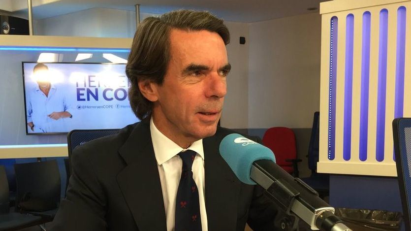 Aznar no acusa directamente a Rajoy, pero se queja del PP que hereda Casado