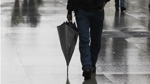 La gota fría activa las alertas por tormentas en la Península y Baleares