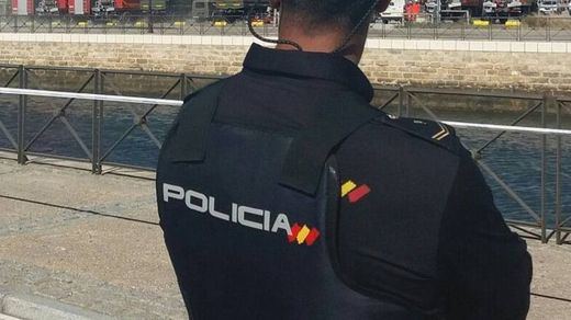 Dimite el jefe de la Policía Nacional de Navarra por sus loas al fascismo y ataques a la izquierda en Twitter