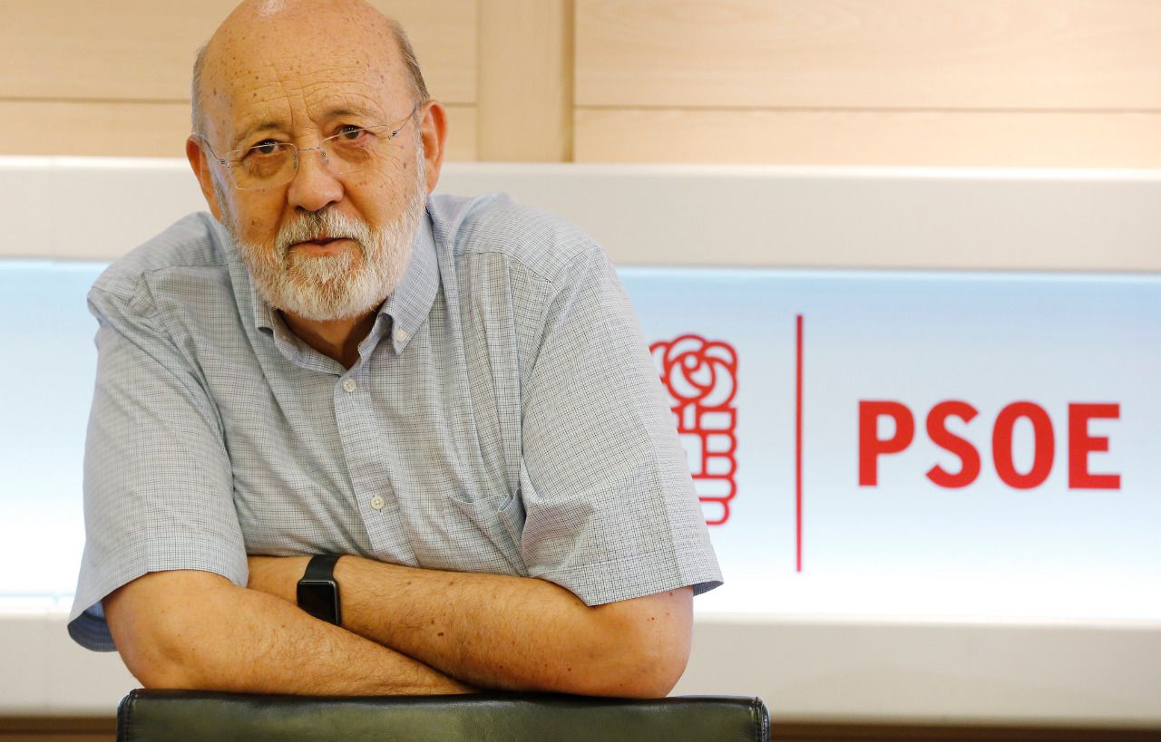El nuevo presidente del CIS renuncia a su cargo en la Ejecutiva del PSOE
