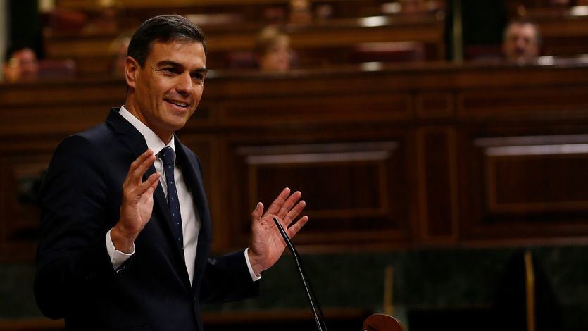 Sánchez tiende la mano a PP y Cs para negociar los Presupuestos mientras Casado exige a Rivera volver al bloqueo