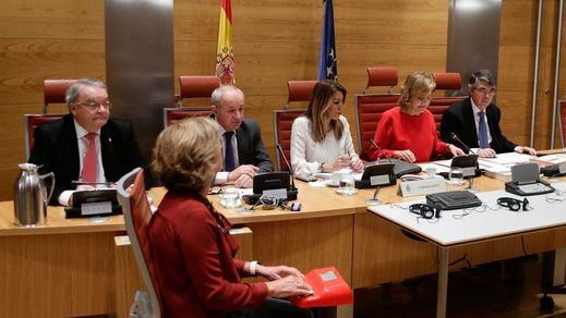 Bronca entre Susana Díaz y Luis Aznar (PP) en la comisión sobre la financión de los partidos en el Senado