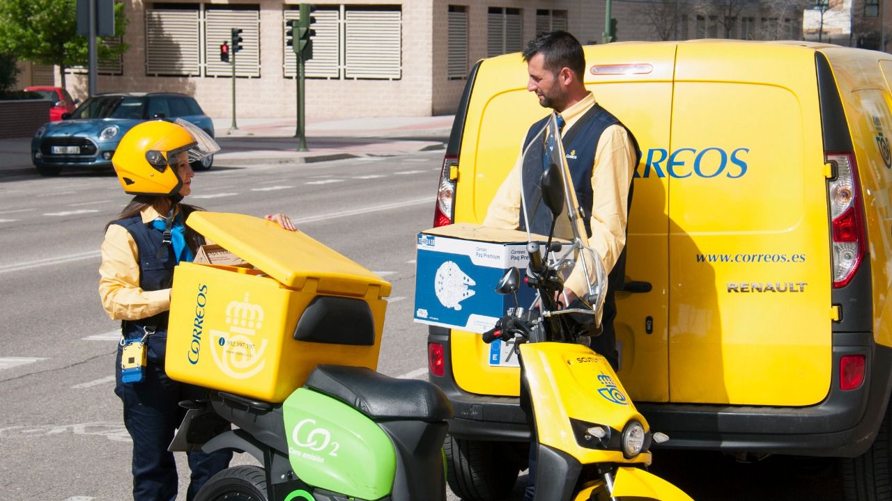 Correos afronta el Black Friday con el mayor refuerzo logístico de los últimos años