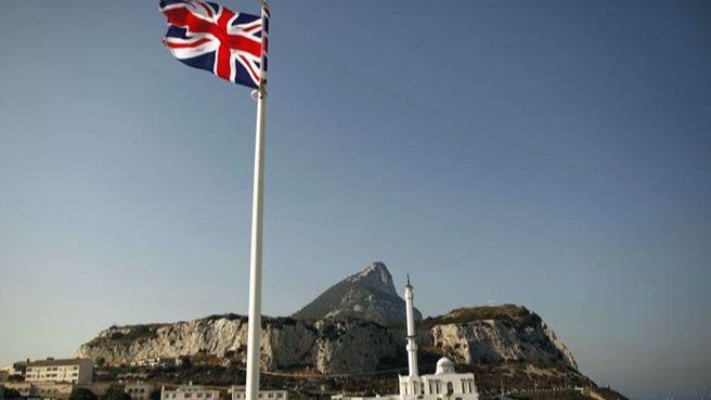 España amenaza con vetar el acuerdo del Brexit por falta de garantías sobre Gibraltar