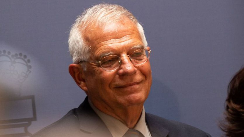 El Gobierno se moja con el escupitajo a Borrell: no cuestionará la palabra de su ministro
