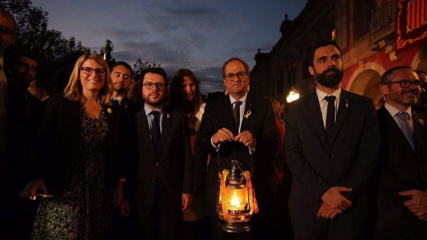 'La culpa es de España': el Govern catalán acusa al Estado de la 'asfixia económica' que ha hecho incendiar las calles