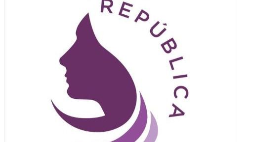 Unidos Podemos cambia la bandera tricolor por la república en femenino