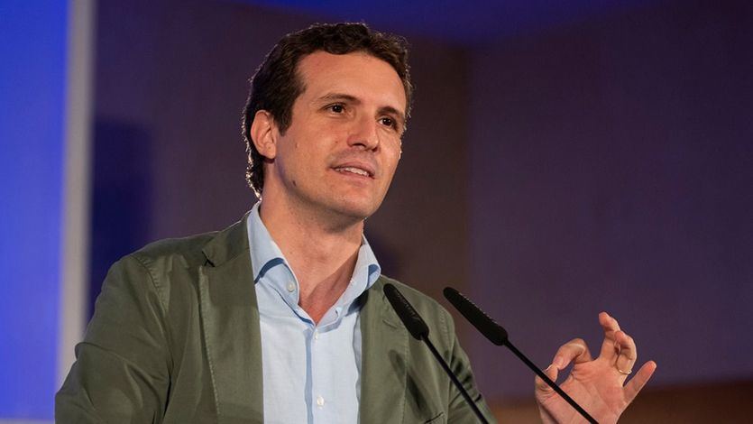 Casado reprocha a Sánchez que pretenda reformar la Constitución con 84 diputados