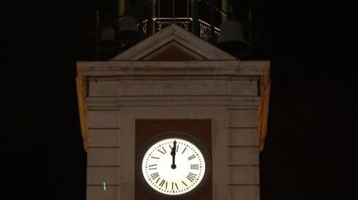 La Puerta del Sol de Madrid despidió el 2018 duplicando las campanadas