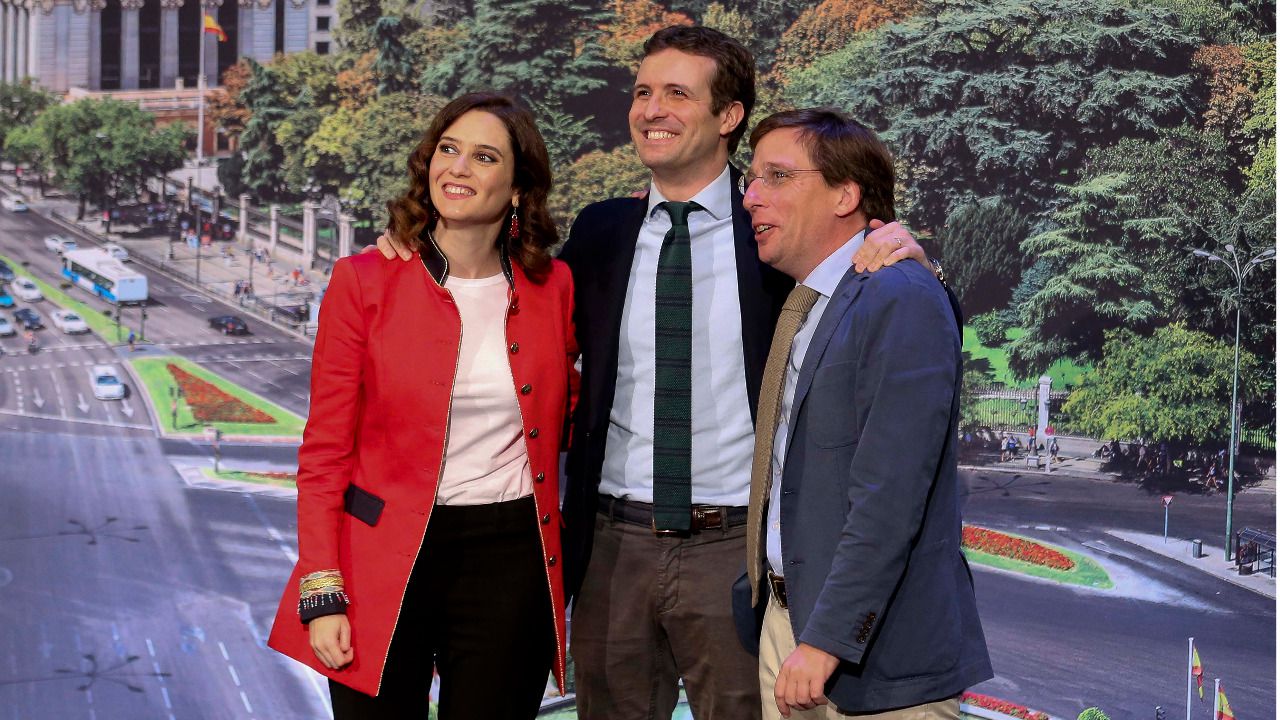 Casado presenta a Díaz Ayuso y Almeida como candidatos de la "escuela del pico y pala" de Aguirre