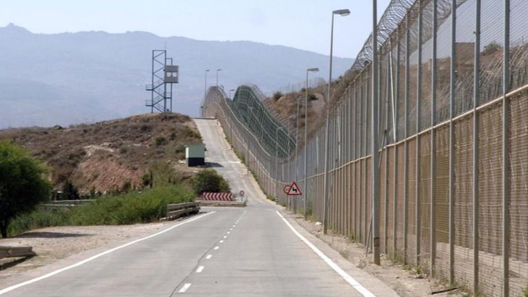 Interior eliminará las polémicas concertinas de las vallas de Ceuta y Melilla