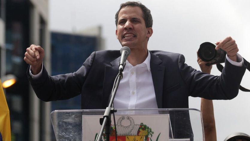 Guaidó comienza a reclutar militares rebeldes al chavismo mientras se sospecha de la mano de EEUU