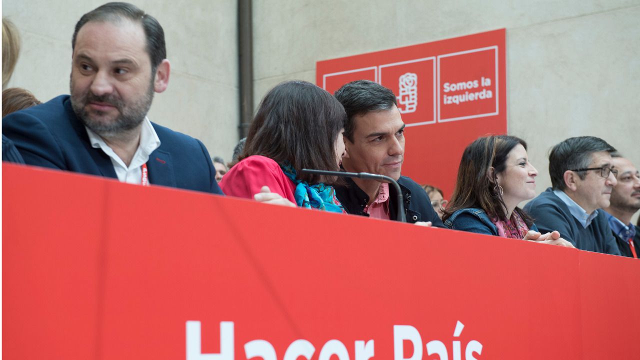 El CIS dibuja un panorama dulce para el PSOE: más votos y hundimiento del PP frente a Cs y Vox