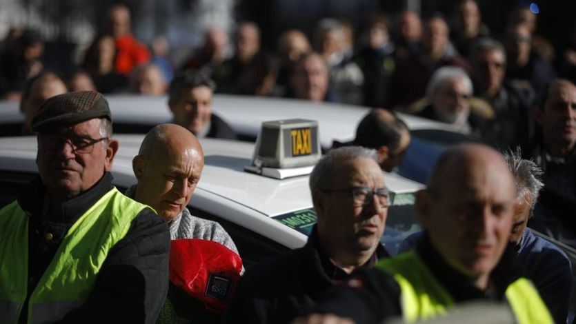 Los taxistas de Madrid votan poner fin a la huelga por un mínimo margen del 53%