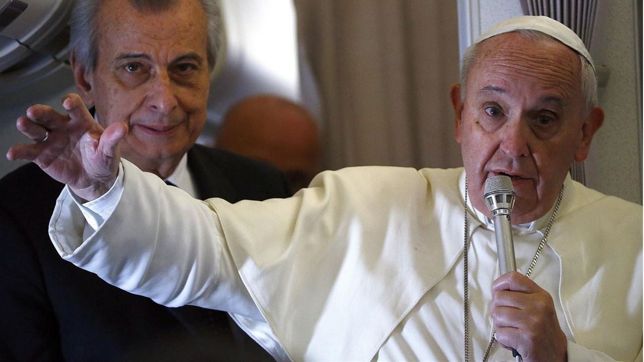 El Papa admite abusos sexuales a monjas por parte de sacerdotes, pero no ve "escandaloso" que se ocultaran