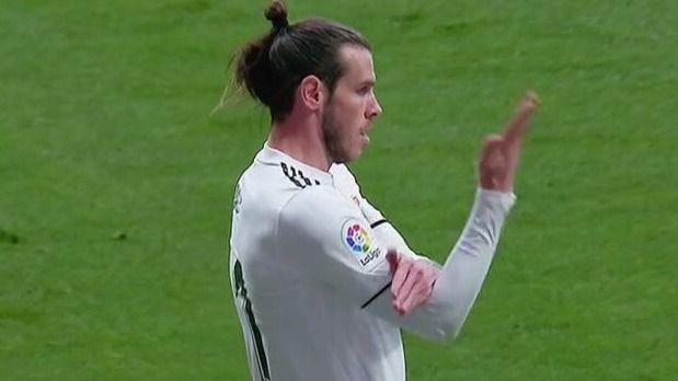 El corte de mangas de Bale a la afición del Atleti eclipsa el triunfo blanco en el derbi