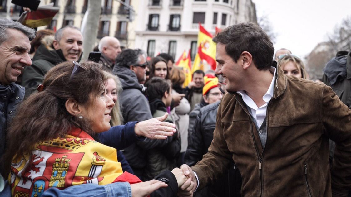 Rivera: "Miles de españoles le dicen No a Sánchez y Sí a España"