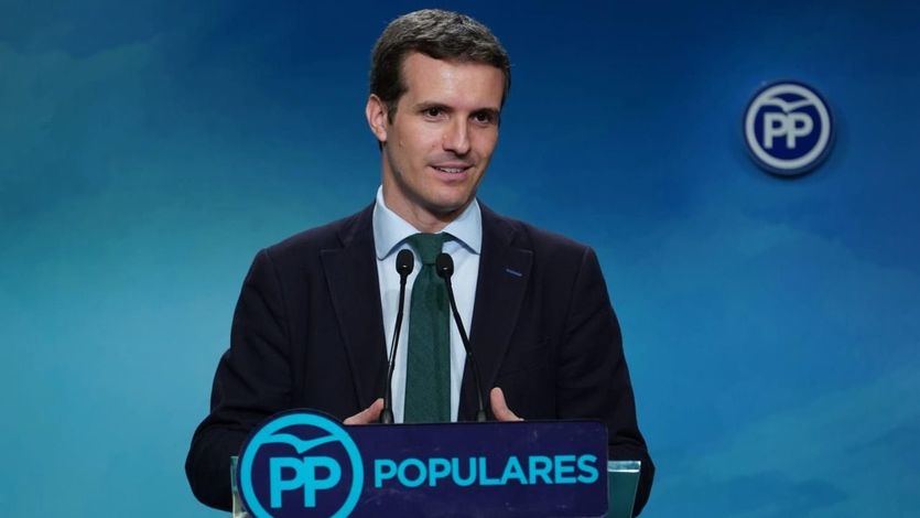 Casado se saca de la manga que el Gobierno ha prohibido por ley 'la caza, los toros, la pesca o los motores diésel'