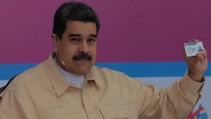 Maduro cambia de estrategia y reta a Guaidó a unas elecciones