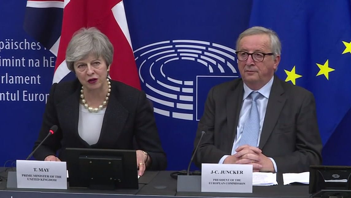 Juncker y May anuncian por sorpresa un acuerdo de última hora para mejorar las condiciones del Brexit