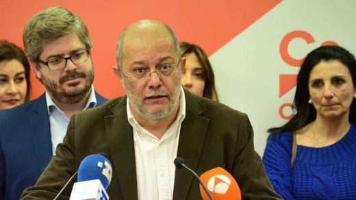 El líder de Ciudadanos en Castilla y León no descarta llevar a los tribunales el 'pucherazo' en favor de Silvia Clemente