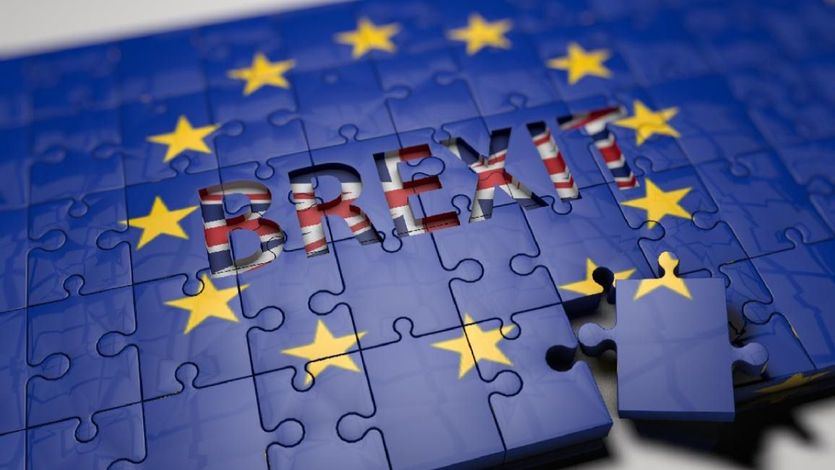 La UE da 20 días al Reino Unido para decidir sobre el Brexit