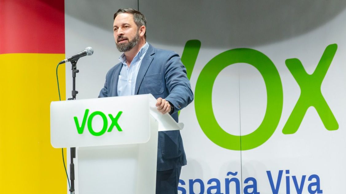 Los 'tentáculos' de la Fundación Francisco Franco dinamitan Vox: cesado su presidente en León