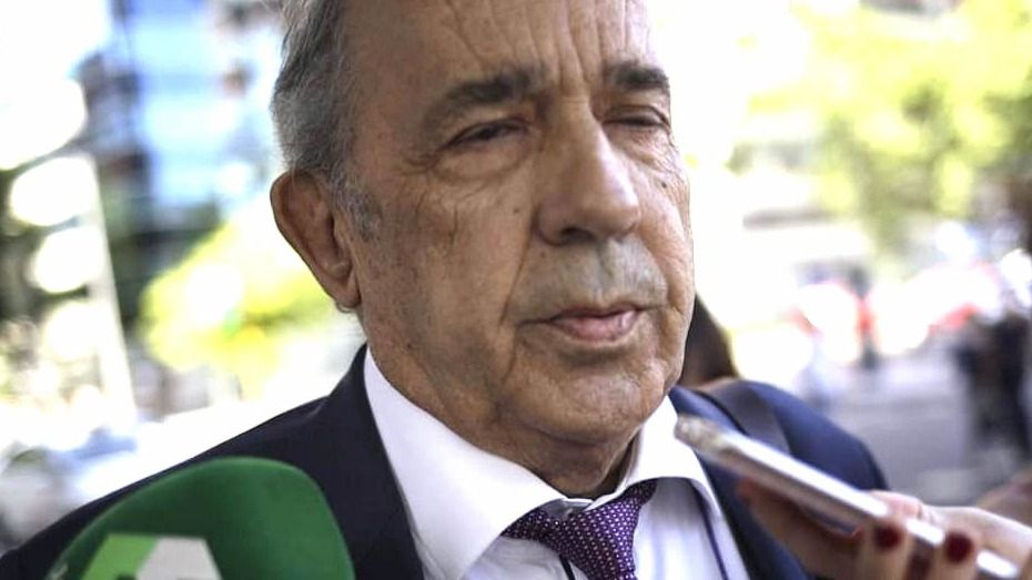 Muere Enrique Álvarez Conde, director del instituto del 'máster de Cifuentes'