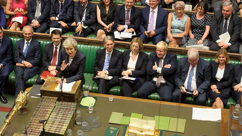Se acaban las opciones: el Parlamento británico rechaza otras 4 alternativas al Brexit 'duro'