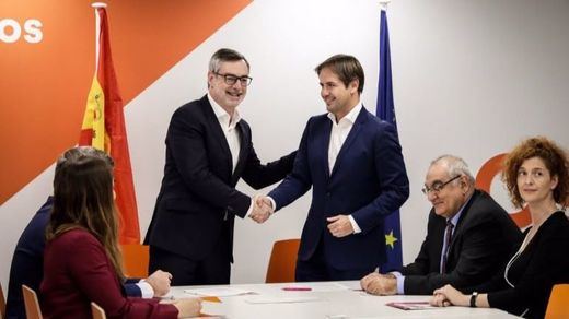Ciudadanos absorbe a UPyD en sus listas a las elecciones europeas y algunas municipales