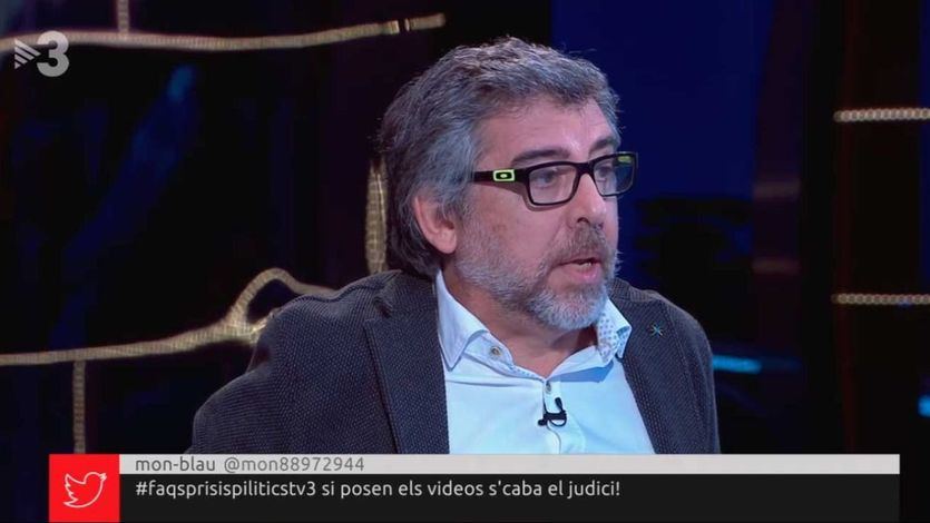 Emisión de TV3 rotulando con los 'prisis pilitics'