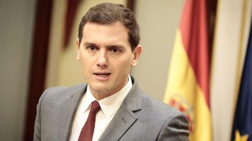 Rivera quiere una asignatura obligatoria de 'Constitución Española' en toda España