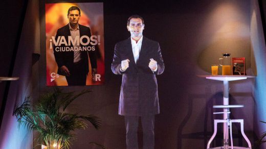 Rivera se estrena en campaña de la manera más tecnológica: apareció en holograma