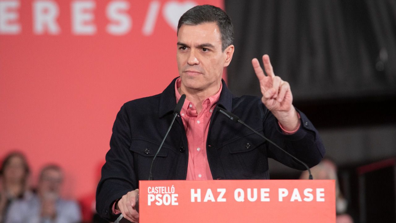 Sánchez reacciona y abandona su posición cómoda, pidiendo el voto de los indecisos
