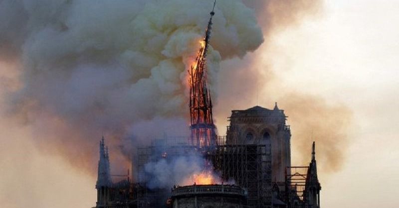 Desastre histórico en París: arde la catedral de Notre Dame pero se espera evitar su destrucción total