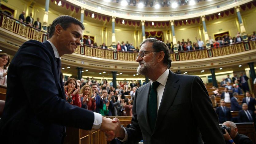 Las cartas de despedida de Sánchez y Rajoy a Rubalcaba