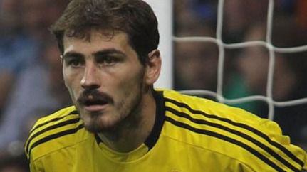 Casillas colgará en breve los guantes, pero pide esperar a su anuncio oficial