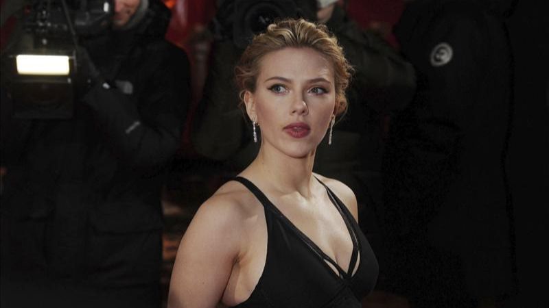 ¿A la tercera va la vencida?: Scarlett Johansson se casará con Colin Jost