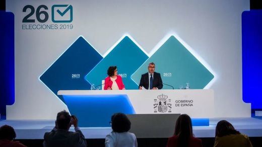 Tras los errores en los resultados del 26-M y los nuevos escrutinios, el PSOE conquista León e Ibiza