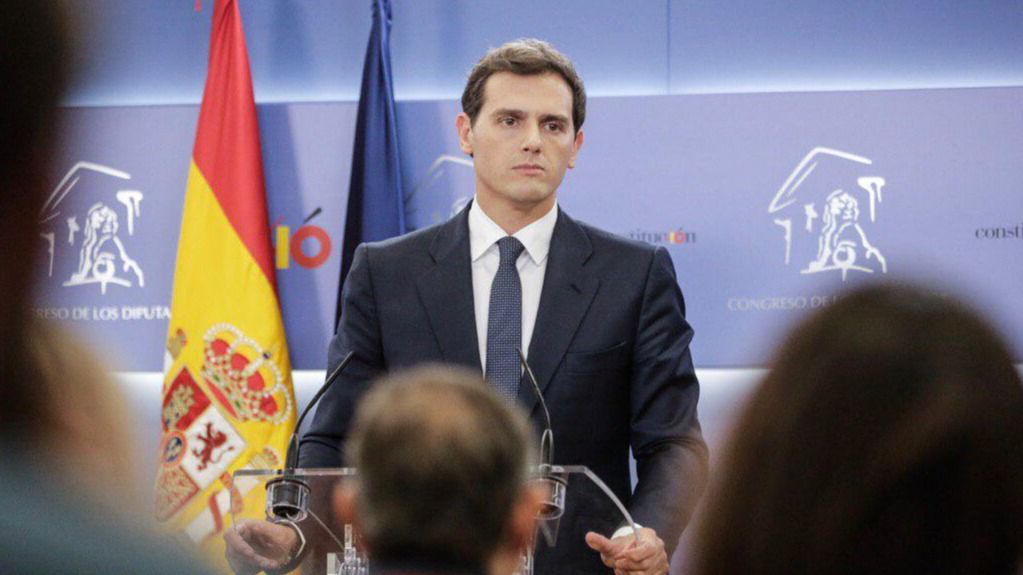 Rivera hará "una oposición firme al gobierno" apartándose de cualquier pacto con el PSOE