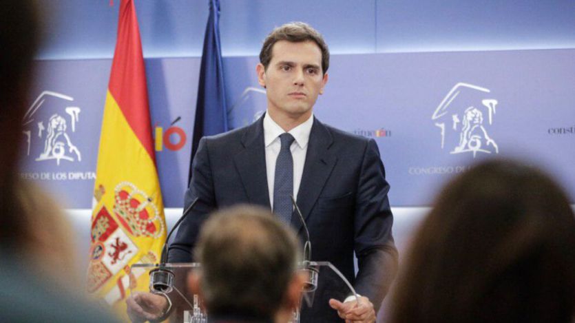 Rivera hará 'una oposición firme al gobierno' apartándose de cualquier pacto con el PSOE