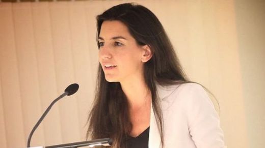 Las condiciones leoninas de Vox para apoyar a Ayuso: suprimir subvenciones LGTBI y ayudas a inmigrantes