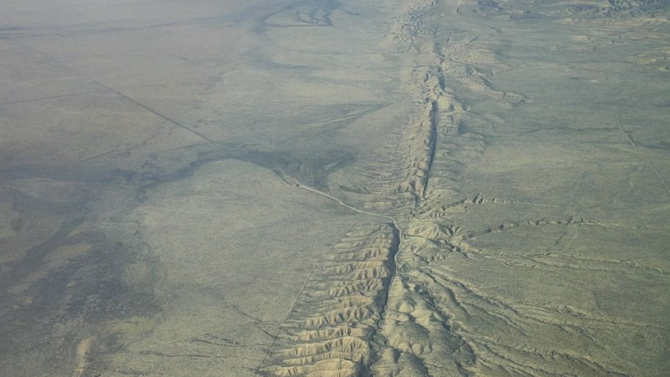 Más terremotos y réplicas sacuden California y hacen pensar en el desastre total, el 'Big One'