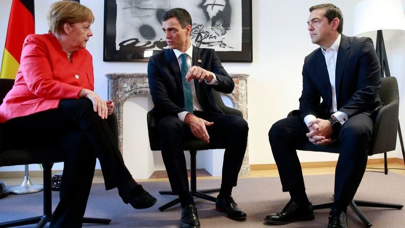 Pedro Sánchez se reúne en Bruselas con Angela Merkel y con Alexis Tsipras